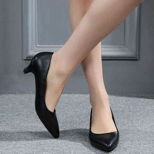 dress shoes calçado feminino de salto baixo, calçado social sola macia confortável couro sólido 4.0cm enfiar 87mt, Black 
dress shoes calçado feminino de salto baixo, calçado social sola macia confortável couro sólido 4.0cm enfiar 87mt, Black