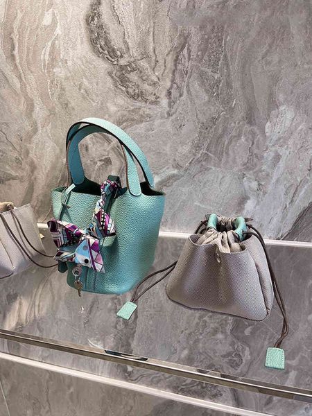 louis vutton bagrare blue mini bucket tote women handbags handle handbag designer luxury totes hand bag summer color fashion lady purses 202
louis vutton bagrare blue mini bucket tote women handbags handle handbag designer luxury totes hand bag summer color fashion lady purses 202