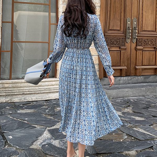 stand collar ruffles women dress long sleeve print female chiffon pleated dress 2021 spring vestidos femme holiday, Black;gray
stand collar ruffles women dress long sleeve print female chiffon pleated dress 2021 spring vestidos femme holiday, Black;gray