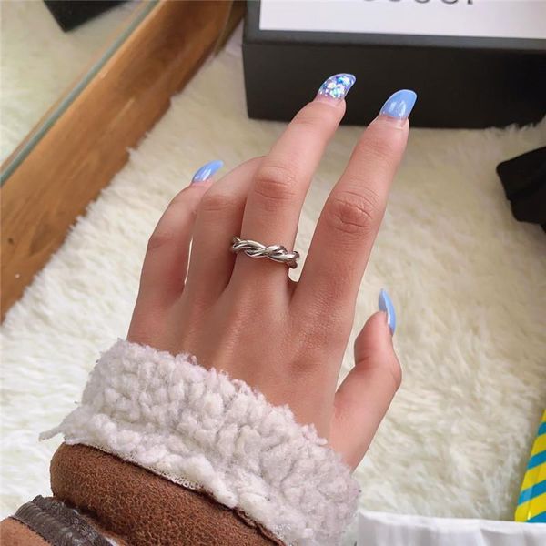 wedding rings aomu 2021 vintage twisted chain metal gold silver color open geometric round simple design ring jewelry, Slivery;golden
wedding rings aomu 2021 vintage twisted chain metal gold silver color open geometric round simple design ring jewelry, Slivery;golden