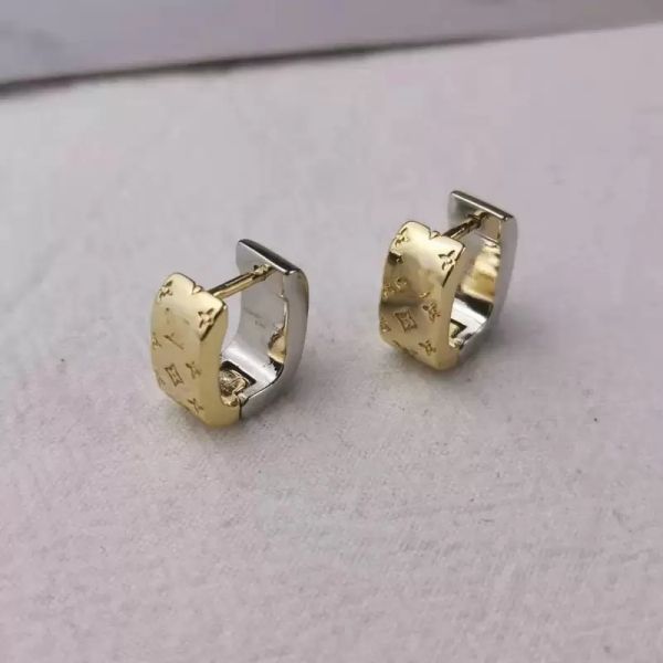 2022 new printed letter charm earrings high-end sense of temperament factory wholesale geometric gold and silver stitching earrings, Golden
2022 new printed letter charm earrings high-end sense of temperament factory wholesale geometric gold and silver stitching earrings, Golden