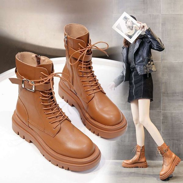 autumn and winter 2020 thick martin belt buckle anti slip short middle heel net red women's boots, White;red
autumn and winter 2020 thick martin belt buckle anti slip short middle heel net red women's boots, White;red