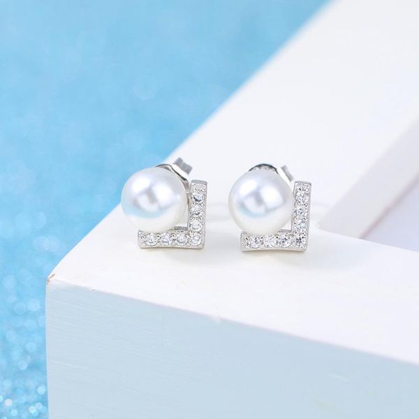 stud fashion earrings female rhinestone korean temperament pearl v-shaped triangle 925 silver jewelry spot, Golden;silver
stud fashion earrings female rhinestone korean temperament pearl v-shaped triangle 925 silver jewelry spot, Golden;silver