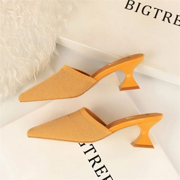 women's low heel mule, pointed fold shoes, light retro wedding dress outdoor slippers, Black
women's low heel mule, pointed fold shoes, light retro wedding dress outdoor slippers, Black
