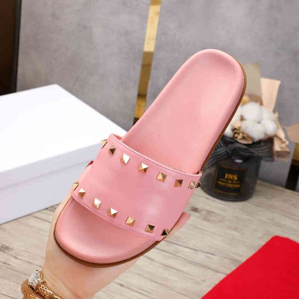 slippers fashion women designer rivet flat sandals woman trend designers riveted slipper with box, Black
slippers fashion women designer rivet flat sandals woman trend designers riveted slipper with box, Black