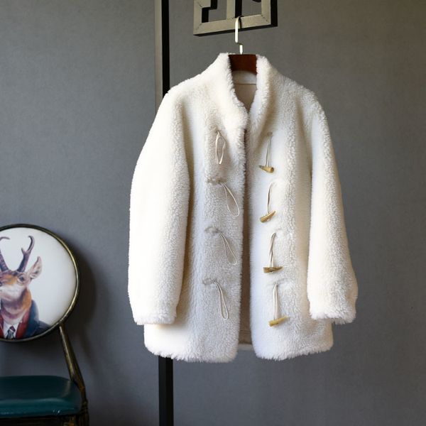 2021 new women autumn winter real wool coat female genuine sheep shearling coats stand collar warm lambswool fur overcoat a54j965, Black
2021 new women autumn winter real wool coat female genuine sheep shearling coats stand collar warm lambswool fur overcoat a54j965, Black