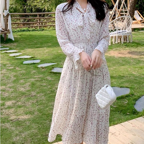 casual dresses vintage ruffled sleeve floral print dress for women summer boho beach chiffon elegant ladies holiday plus size 3xl, Black;gray
casual dresses vintage ruffled sleeve floral print dress for women summer boho beach chiffon elegant ladies holiday plus size 3xl, Black;gray