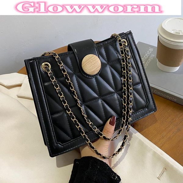 cross body simple women's designer luxury shoulder crossbody bags for women 2021 pu leather solid color handbag messenger bag
cross body simple women's designer luxury shoulder crossbody bags for women 2021 pu leather solid color handbag messenger bag