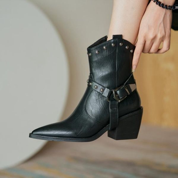 boots 2021 winter women pointed toe thick heel short rivet buckle black shoes fashionable simple western
boots 2021 winter women pointed toe thick heel short rivet buckle black shoes fashionable simple western