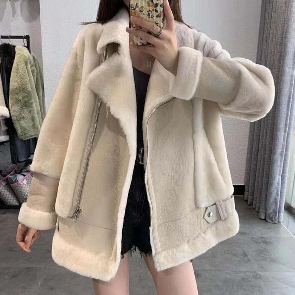 double-faced fur women coat winter thick warm genuine leather jacket turn-down collar solid color new fashion clothes short coat, Black
double-faced fur women coat winter thick warm genuine leather jacket turn-down collar solid color new fashion clothes short coat, Black