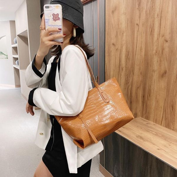 shoulder bags simply crossbody alligator pu leather large capacity lady chain travel small handbags for women 2021
shoulder bags simply crossbody alligator pu leather large capacity lady chain travel small handbags for women 2021