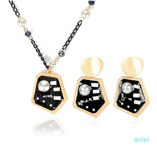 earrings & necklace 2021 irregular pendant gold imitation pearls jewelry set fashion wedding bridal costume sets, Silver
earrings & necklace 2021 irregular pendant gold imitation pearls jewelry set fashion wedding bridal costume sets, Silver