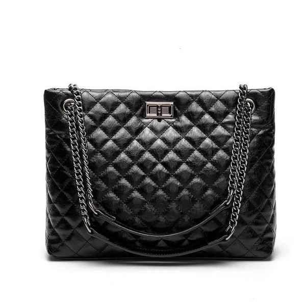 fashion 2021 spring new korean women's single shoulder fashion simple and generous messenger bag
fashion 2021 spring new korean women's single shoulder fashion simple and generous messenger bag