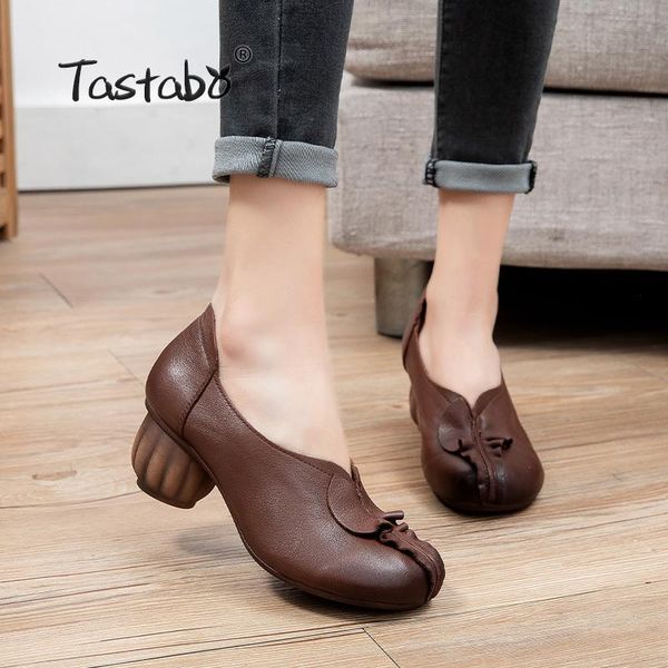 dress shoes 2021 spring women pumps printing flowers round toe genuine leather chinese style thick heel s21073, Black
dress shoes 2021 spring women pumps printing flowers round toe genuine leather chinese style thick heel s21073, Black