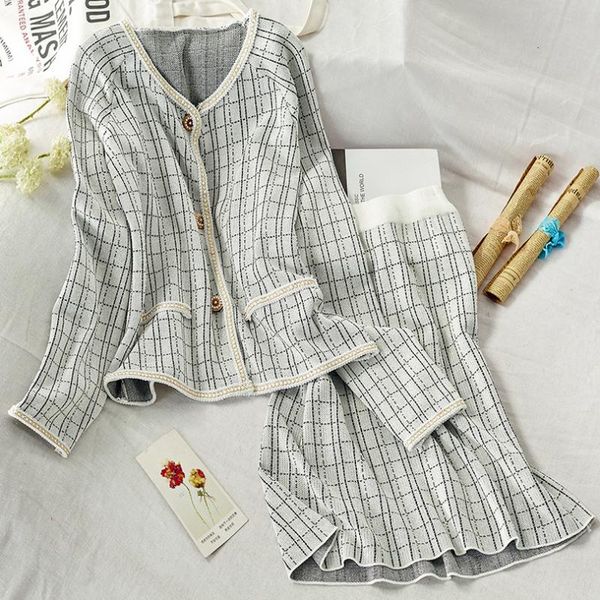 two piece dress taotrees autumn plaid round neck single-breasted + high waist short skirt two-piece, White
two piece dress taotrees autumn plaid round neck single-breasted + high waist short skirt two-piece, White