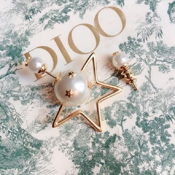 d Style Fashion Design Dijia Earrings for Women's Early Spring New Products Family Letter High Quality, Golden
d Style Fashion Design Dijia Earrings for Women's Early Spring New Products Family Letter High Quality, Golden