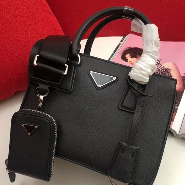 three-in-one handbag lady's cross pattern designer bag leather adjustable shoulder bag,hardware decoration, great value for money, fast
three-in-one handbag lady's cross pattern designer bag leather adjustable shoulder bag,hardware decoration, great value for money, fast