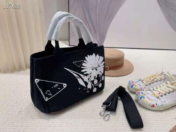 2021 spring and summer leisure shopping bag handbag high-end quality classic fashion ink painting pattern temperament ladies shoulder bags
2021 spring and summer leisure shopping bag handbag high-end quality classic fashion ink painting pattern temperament ladies shoulder bags