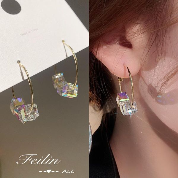 hoop & huggie 2021 summer trendy luxurious earrings for women cube crystal female delicate elegant jewelry fashion, Golden;silver
hoop & huggie 2021 summer trendy luxurious earrings for women cube crystal female delicate elegant jewelry fashion, Golden;silver