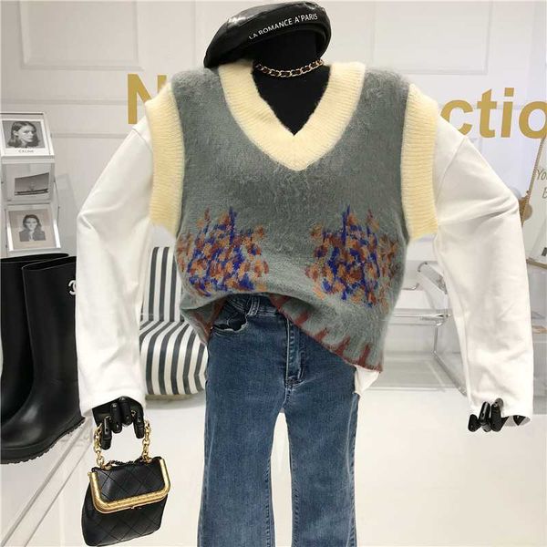 women's vests niche design retro manual thread drawing soft knit vest wweater women autumn/winter 2021 short sleeveless, Black;white
women's vests niche design retro manual thread drawing soft knit vest wweater women autumn/winter 2021 short sleeveless, Black;white