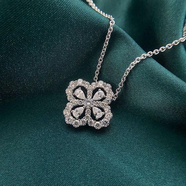 hbp fashion luxury jewelry 2021 new 925 sterling silver clover necklace pendant full of diamond collarbone chain small fresh neck ornament
hbp fashion luxury jewelry 2021 new 925 sterling silver clover necklace pendant full of diamond collarbone chain small fresh neck ornament