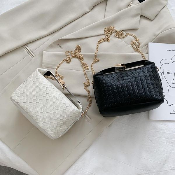 cross body 2021 summer bags for women solid color woven fashion shoulder messenger bag simple mini chain underarm crossbody
cross body 2021 summer bags for women solid color woven fashion shoulder messenger bag simple mini chain underarm crossbody