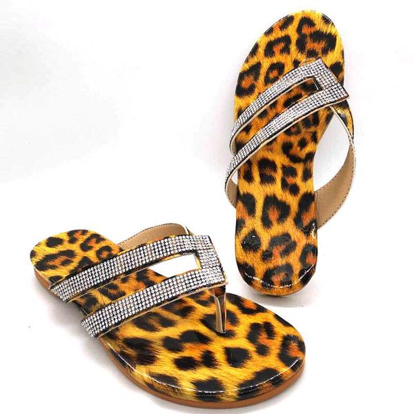 slippers 2021 women summer leopard rhinestone wild outdoor flip-flops female beach crystal shiny flat, Black
slippers 2021 women summer leopard rhinestone wild outdoor flip-flops female beach crystal shiny flat, Black