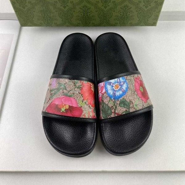 40% discount 2021 luxury designer shoes slippers summer beach indoor women men black and white brand fashion slipper with original box zlh
40% discount 2021 luxury designer shoes slippers summer beach indoor women men black and white brand fashion slipper with original box zlh