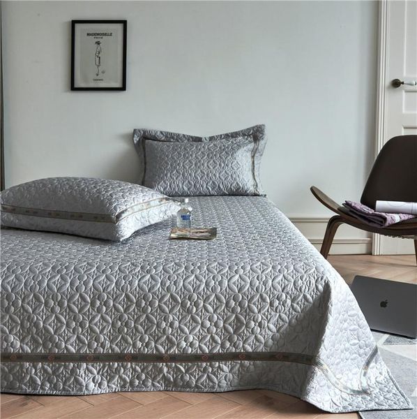 comforters & sets chausub silver quilts 3pcs silky tencel bedspread on the bed cover pillowcase king size quilted coverlet summer blanket fo
comforters & sets chausub silver quilts 3pcs silky tencel bedspread on the bed cover pillowcase king size quilted coverlet summer blanket fo