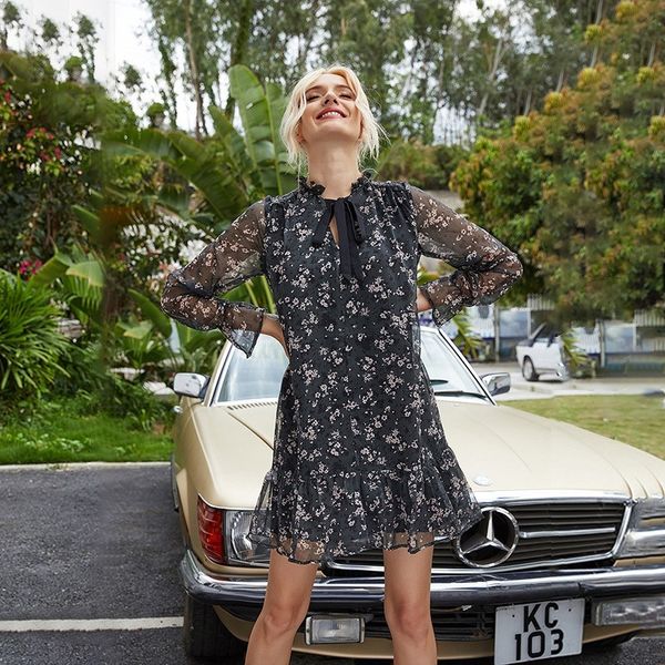 2021 new women floral print chiffon fashion bow tie neck long sleeve elegant office lady es ruffles party mini vestidos h81k, Black;gray
2021 new women floral print chiffon fashion bow tie neck long sleeve elegant office lady es ruffles party mini vestidos h81k, Black;gray