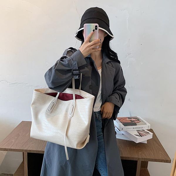 evening bags simple large-capacity handbags 2021 trendy fashion net red texture single shoulder tote bag
evening bags simple large-capacity handbags 2021 trendy fashion net red texture single shoulder tote bag