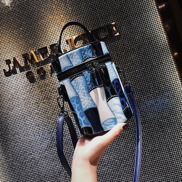 ins super fashion small bag female 2021 new foreign style korean drum bag single shoulder mobile phone
ins super fashion small bag female 2021 new foreign style korean drum bag single shoulder mobile phone