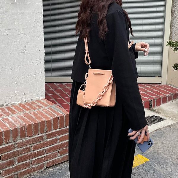 evening bags single shoulder small square bag 2021 pu leather acrylic chain western style ladies handbag messenger
evening bags single shoulder small square bag 2021 pu leather acrylic chain western style ladies handbag messenger