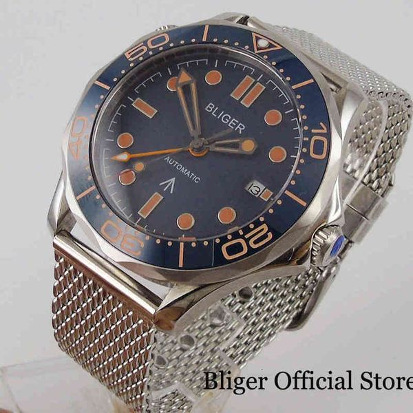 luxury mechanical automatic clock bliger men gmt date function mental tape saffier glass rotating rim, Slivery;brown
luxury mechanical automatic clock bliger men gmt date function mental tape saffier glass rotating rim, Slivery;brown