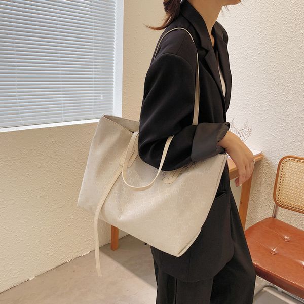large capacity tote women's bag s2021 spring summer new letter printing single shoulder leather purse outlet
large capacity tote women's bag s2021 spring summer new letter printing single shoulder leather purse outlet
