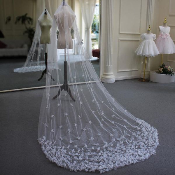 bridal veils luxury long cathedral veil mesh hand sewing flowers headdress with silver comb for wedding party travel po v661, Black
bridal veils luxury long cathedral veil mesh hand sewing flowers headdress with silver comb for wedding party travel po v661, Black