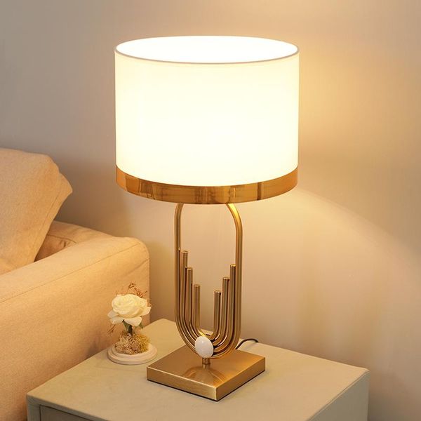 light luxury soft decoration simple post-modern american style metal table lamp for living room bedroom bedside lamp home decor
light luxury soft decoration simple post-modern american style metal table lamp for living room bedroom bedside lamp home decor