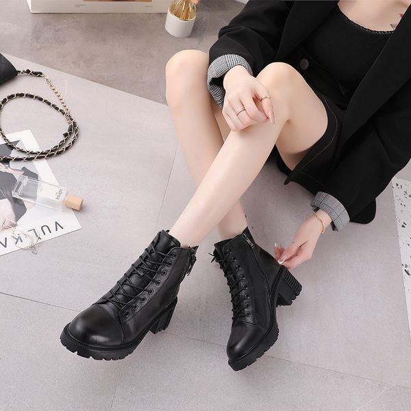 black autumn martin women's chelsea middle tube side zipper pure leather boots straight camp
black autumn martin women's chelsea middle tube side zipper pure leather boots straight camp