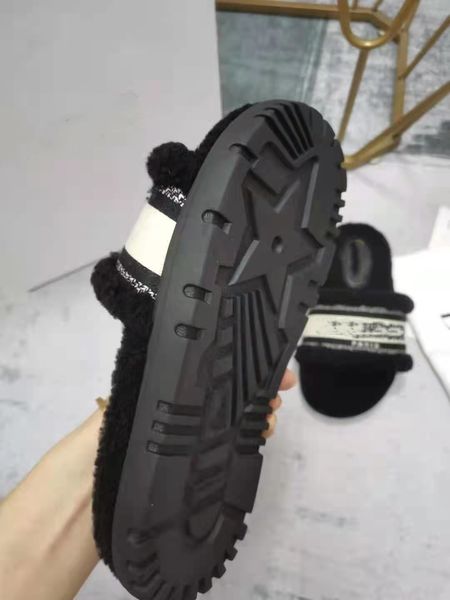 2022 early spring slippers fashion leisure women wool sandals selling slipper woman slipperss shoes autumn winter slides sandal size 35-40, Black
2022 early spring slippers fashion leisure women wool sandals selling slipper woman slipperss shoes autumn winter slides sandal size 35-40, Black