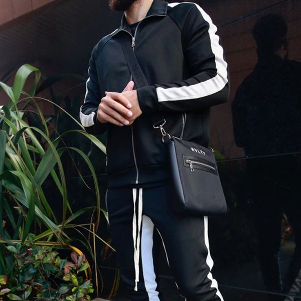 comfortable men is casual suits, short-sleeved trousers, comfortable and cool, stylish fit, daily outings, street style, Gray
comfortable men is casual suits, short-sleeved trousers, comfortable and cool, stylish fit, daily outings, street style, Gray