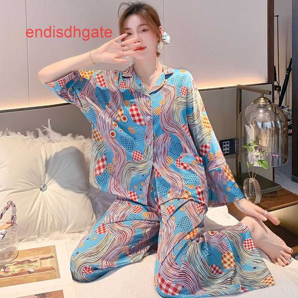 pajamas women's minority fashion printed home clothes ice and snow silk loose casual wear four seasons net red, Black;white
pajamas women's minority fashion printed home clothes ice and snow silk loose casual wear four seasons net red, Black;white