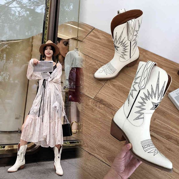 dress shoes fashion embossing women ankle boots pointed toe embroider women boots med heels retro knight female genuine leather botas rs5b, Black
dress shoes fashion embossing women ankle boots pointed toe embroider women boots med heels retro knight female genuine leather botas rs5b, Black