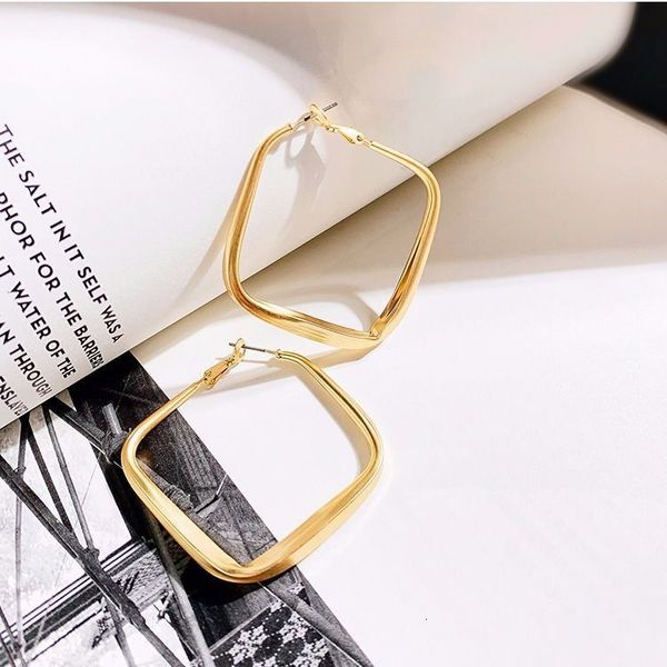2021 designers womens earringsdumb gold fashionable trend square exaggerated metal square large earrings net red temperament high texture, Golden
2021 designers womens earringsdumb gold fashionable trend square exaggerated metal square large earrings net red temperament high texture, Golden