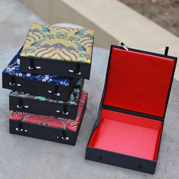 gift wrap luxury chinese style silk scarf packaging square box large jewelry case home decoration
gift wrap luxury chinese style silk scarf packaging square box large jewelry case home decoration
