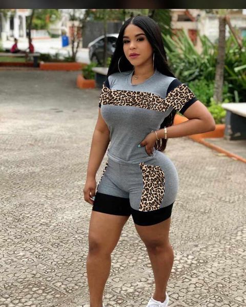 women's 2-piece sportswear, celebrity, leopard print t-shirt and shorts, elastic, new summer 2021 collection dt8s, Gray 
women's 2-piece sportswear, celebrity, leopard print t-shirt and shorts, elastic, new summer 2021 collection dt8s, Gray