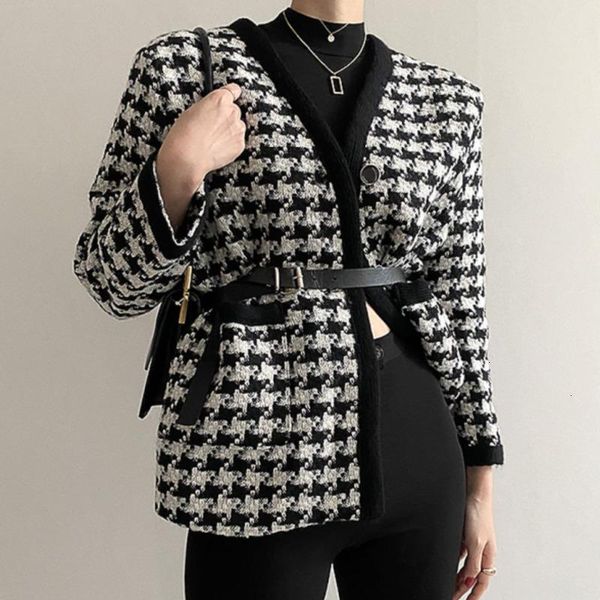 women's jackets autumn winter jacket women korean single-breasted pockets vintage houndstooth coat veste automne femme slim ou mmmn, Black;brown
women's jackets autumn winter jacket women korean single-breasted pockets vintage houndstooth coat veste automne femme slim ou mmmn, Black;brown