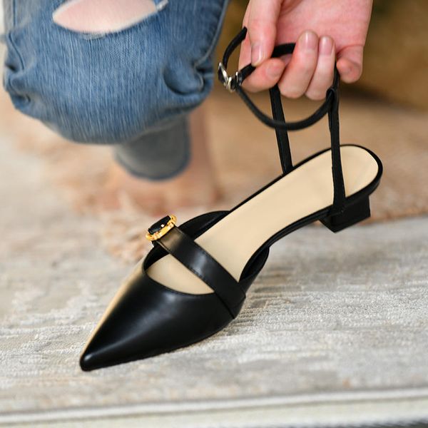 style meet home 2021 new sandals with hollow pointed head and medium heel female m shoes black leather sandals with thick heel and baotou 
style meet home 2021 new sandals with hollow pointed head and medium heel female m shoes black leather sandals with thick heel and baotou