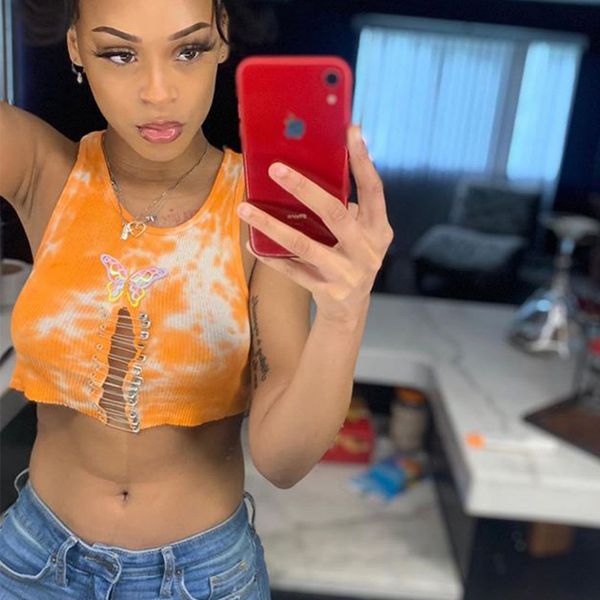 2021 new design sell pin orange color short length party and club breathable soft fabric crop top, White
2021 new design sell pin orange color short length party and club breathable soft fabric crop top, White