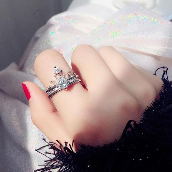 wedding rings 2021 princess zircon pure white crown set two piece women girl ring proposal designer luxury jewelry, Slivery;golden
wedding rings 2021 princess zircon pure white crown set two piece women girl ring proposal designer luxury jewelry, Slivery;golden