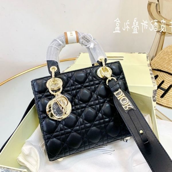 designer bags handbag d dice di2021 casual and fashionable portable messenger bag luxurious
designer bags handbag d dice di2021 casual and fashionable portable messenger bag luxurious